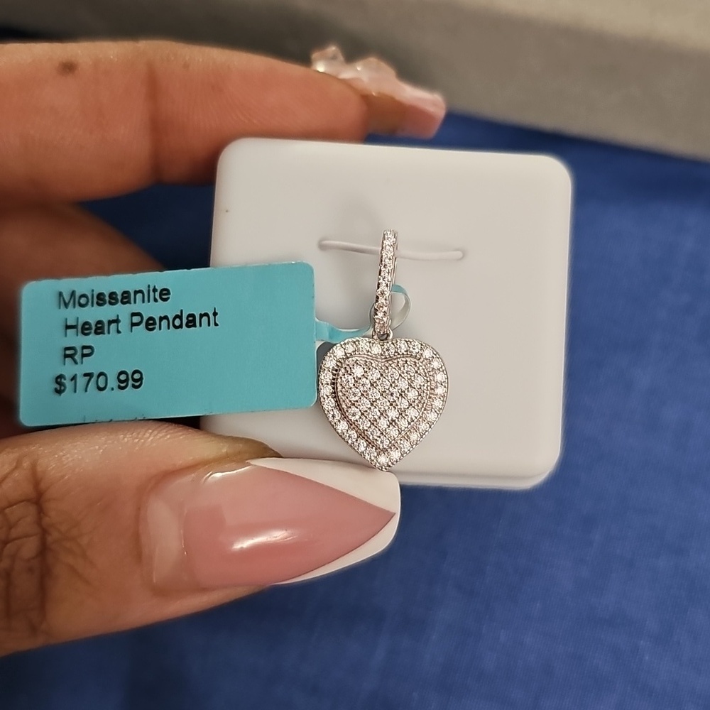 NWT Moissanite Heart Pendant - Picture 3 of 11